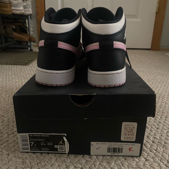 SIZE 7Y GS nike mid jordan 1s white/lt arctic pink/black - Picture 3 of 6